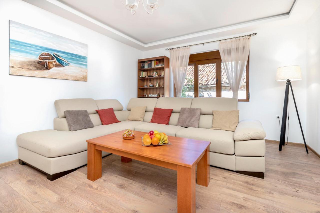 Seafoam apartment Kotor Bagian luar foto